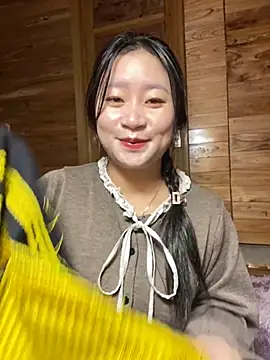 violet-00 online show from November 26, 2025, 1:38 am