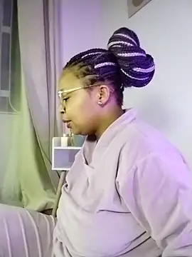 Lauraricci   online show from November 5, 2025, 3:20 am