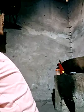 xuxulovezz online show from February 16, 2026, 5:17 am