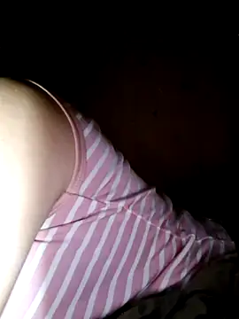 Snapshot of xuxulovezz chatting on June 30, 2026, 1:33 pm xuxulovezz online show from June 30, 2026, 1:33 pm