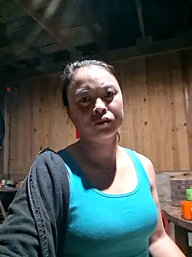 xuxulovezz online show from October 7, 2025, 1:01 pm