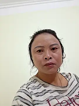 xuxulovezz online show from December 21, 2025, 9:26 pm