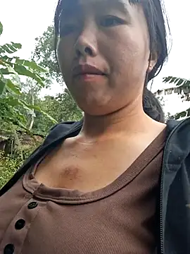 helenzz online show from October 26, 2025, 5:41 am