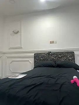 Snapshot of Zola_Nooryi chatting on October 12, 2025, 3:35 pm Zola Nooryi online show from October 12, 2025, 3:35 pm