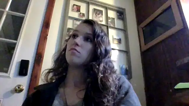 Snapshot of brunettebabexo3 chatting on December 1, 2025, 11:38 pm brunettebabexo3 online show from December 1, 2025, 11:38 pm