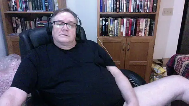Vinyl22xh online show from May 27, 2026, 3:03 am