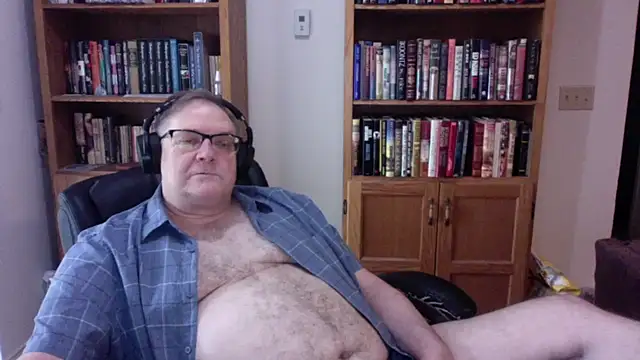 Vinyl22xh online show from May 19, 2026, 6:48 pm