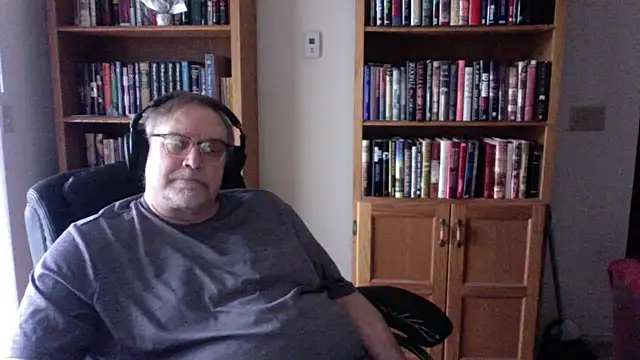 Vinyl22xh online show from April 30, 2026, 9:52 pm