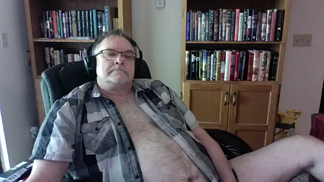 Vinyl22xh online show from May 13, 2026, 4:36 pm