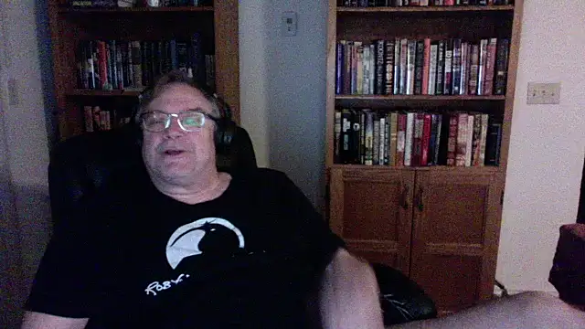 Vinyl22xh online show from May 8, 2026, 1:31 am