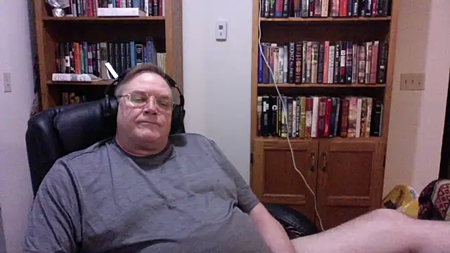 Vinyl22xh online show from June 27, 2026, 2:06 am