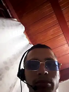 xxculiemos online show from October 4, 2025, 11:06 pm