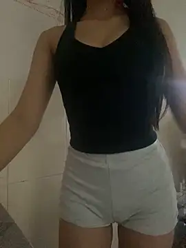 Linh247380 online show from September 29, 2025, 5:03 am