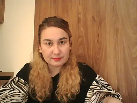 Loriveth online show from October 6, 2025, 5:46 pm