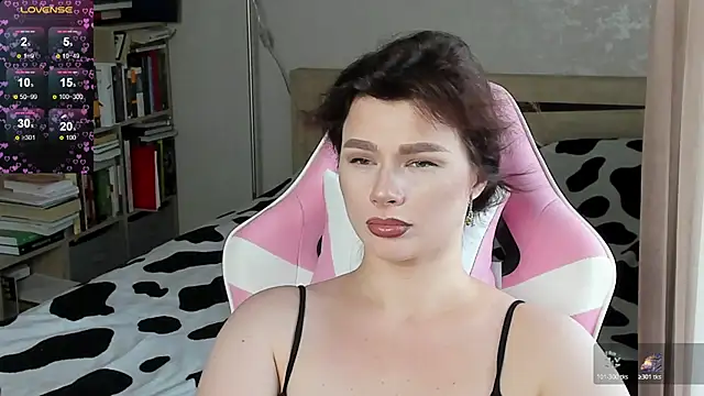 Snapshot of bbJ_one chatting on July 7, 2026, 7:23 am bbJ one online show from July 7, 2026, 7:23 am