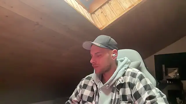 Snapshot of northboy91 chatting on April 13, 2026, 4:44 pm northboy91 online show from April 13, 2026, 4:44 pm