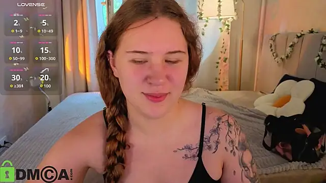 Snapshot of Elsie_Cutties chatting on July 3, 2026, 11:55 pm Elsie Cutties online show from July 3, 2026, 11:55 pm