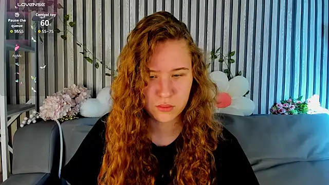 Snapshot of Elsie_Cutties chatting on July 5, 2026, 1:10 am Elsie Cutties online show from July 5, 2026, 1:10 am