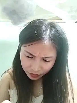 Snapshot of Mai4568 chatting on September 24, 2025, 6:36 pm Mai4568 online show from September 24, 2025, 6:36 pm