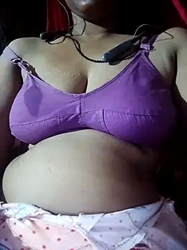 Snapshot of BHABHI_MALLU chatting on September 29, 2025, 6:02 pm BHABHI MALLU online show from September 29, 2025, 6:02 pm