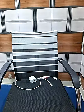 Snapshot of Soni_cute86526 chatting on February 18, 2026, 4:32 am Soni cute86526 online show from February 18, 2026, 4:32 am