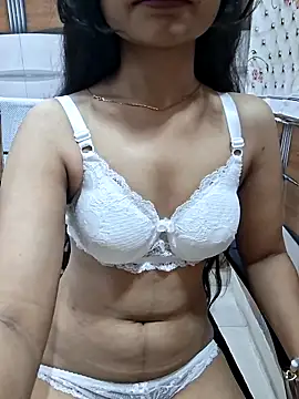 Snapshot of Soni_cute86526 chatting on March 13, 2026, 4:28 am Soni cute86526 online show from March 13, 2026, 4:28 am