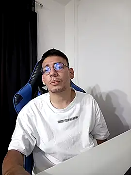 Snapshot of marcuswildx chatting on September 23, 2025, 11:34 pm marcuswildx online show from September 23, 2025, 11:34 pm