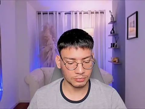 Snapshot of marcuswildx chatting on November 28, 2025, 2:17 pm marcuswildx online show from November 28, 2025, 2:17 pm