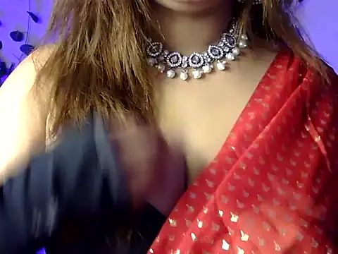 Snapshot of Aaliya02 chatting on February 14, 2026, 11:43 am Aaliya02 online show from February 14, 2026, 11:43 am