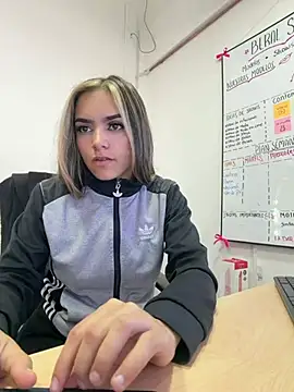 eimi rosse18 online show from May 19, 2026, 2:24 pm