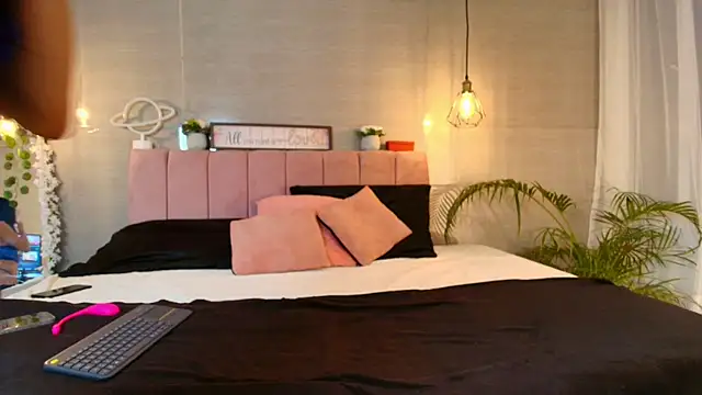 Snapshot of eimi_rosse18 chatting on October 21, 2025, 12:26 pm eimi rosse18 online show from October 21, 2025, 12:26 pm