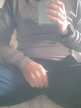 fantastiklover76113 online show from November 21, 2025, 3:55 pm