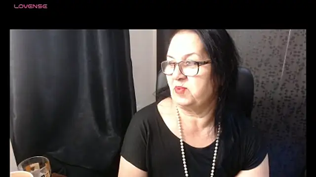 MissSanjanne online show from December 17, 2025, 5:01 am