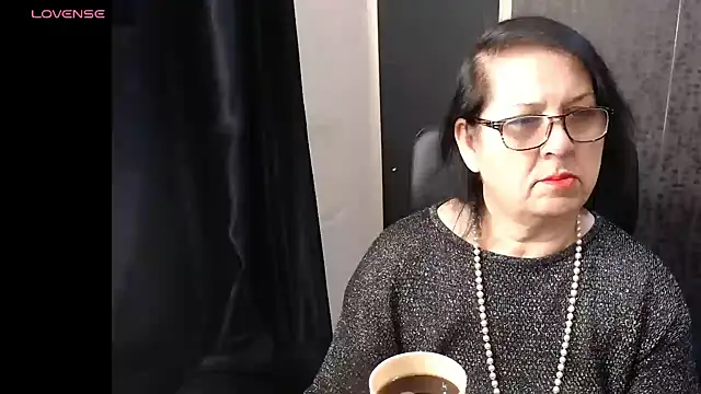 Snapshot of MissSanjanne chatting on April 15, 2026, 2:28 am MissSanjanne online show from April 15, 2026, 2:28 am