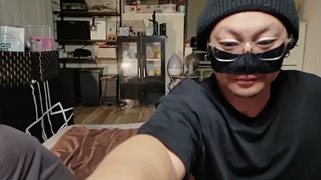 Snapshot of shun_ch chatting on May 17, 2026, 2:06 pm shun ch online show from May 17, 2026, 2:06 pm