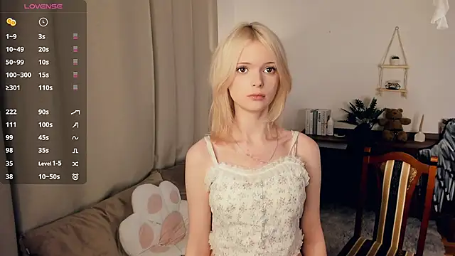 Snapshot of LaureMestler chatting on March 5, 2026, 10:45 am LaureMestler online show from March 5, 2026, 10:45 am