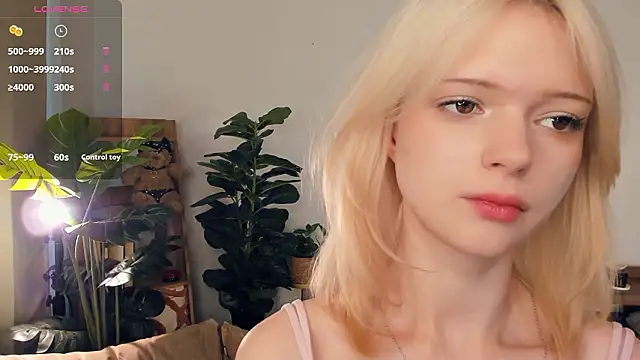 Snapshot of LaureMestler chatting on March 21, 2026, 8:41 am LaureMestler online show from March 21, 2026, 8:41 am