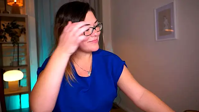 mrs fllowerr online show from November 6, 2025, 5:17 pm