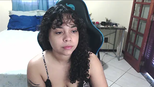 sweetamy326 online show from May 2, 2026, 12:43 pm