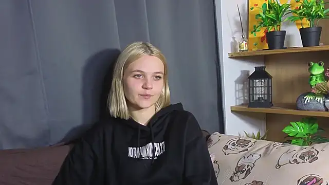 KelleDomin online show from October 2, 2025, 6:55 pm