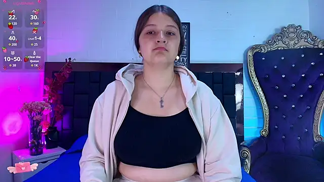 Snapshot of Krystal_Heartss chatting on December 4, 2025, 12:59 pm Krystal Heartss online show from December 4, 2025, 12:59 pm