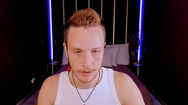 LeoMooree online show from October 4, 2025, 9:16 pm