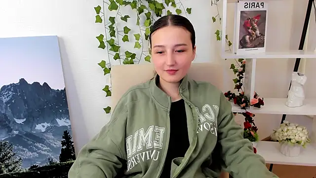 MittieRichison online show from September 26, 2025, 8:54 am