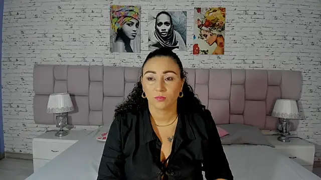 VaniaRose online show from October 23, 2025, 1:21 pm