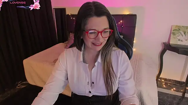 Snapshot of Hanna_MA chatting on November 29, 2025, 3:56 pm Hanna MA online show from November 29, 2025, 3:56 pm