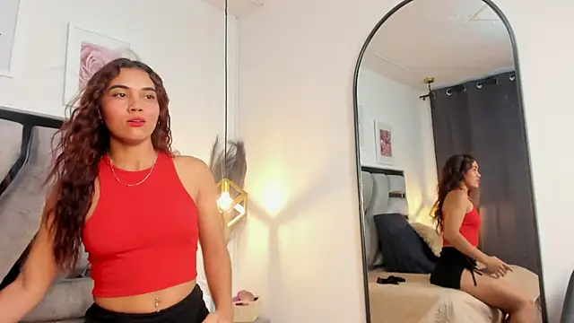 Lia Roseh online show from May 30, 2026, 8:25 pm