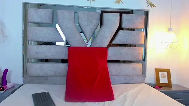 Snapshot of Lia_Roseh chatting on October 21, 2025, 12:48 pm Lia Roseh online show from October 21, 2025, 12:48 pm