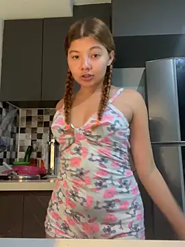 Snapshot of Gaby_002 chatting on October 17, 2025, 4:16 am Gaby 002 online show from October 17, 2025, 4:16 am