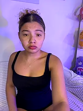 Snapshot of Gaby_002 chatting on November 18, 2025, 2:59 am Gaby 002 online show from November 18, 2025, 2:59 am