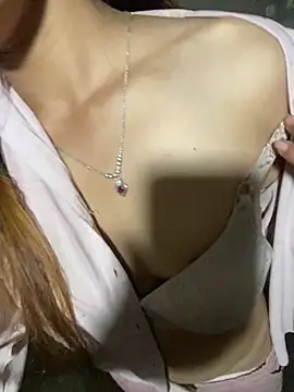 Snapshot of Suki_babyy chatting on October 19, 2025, 1:03 pm Suki babyy online show from October 19, 2025, 1:03 pm